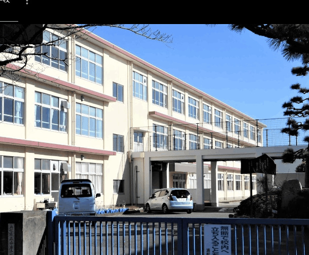小学校　浜松市立県居小学校（小学校）まで666m