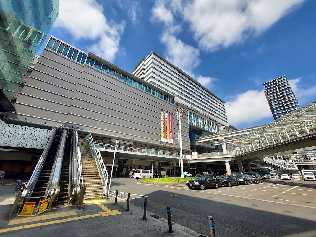 ショッピングセンター　AMU PLAZA KOKURA(アミュプラザ小倉)（ショッピングセンター）まで739m