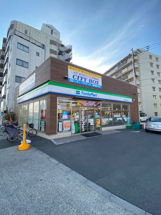 コンビニ　ファミリーマート（コンビニ）まで177m
