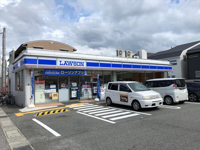 コンビニ　ローソン（コンビニ）まで772m