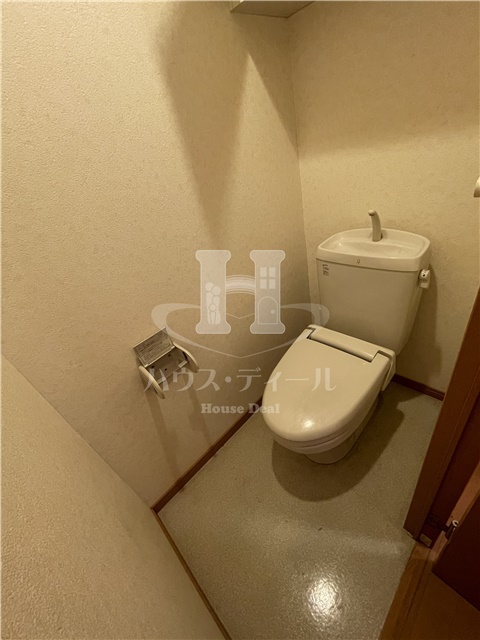 トイレ　別号室参考写真です