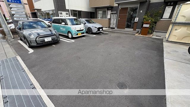駐車場　駐車場