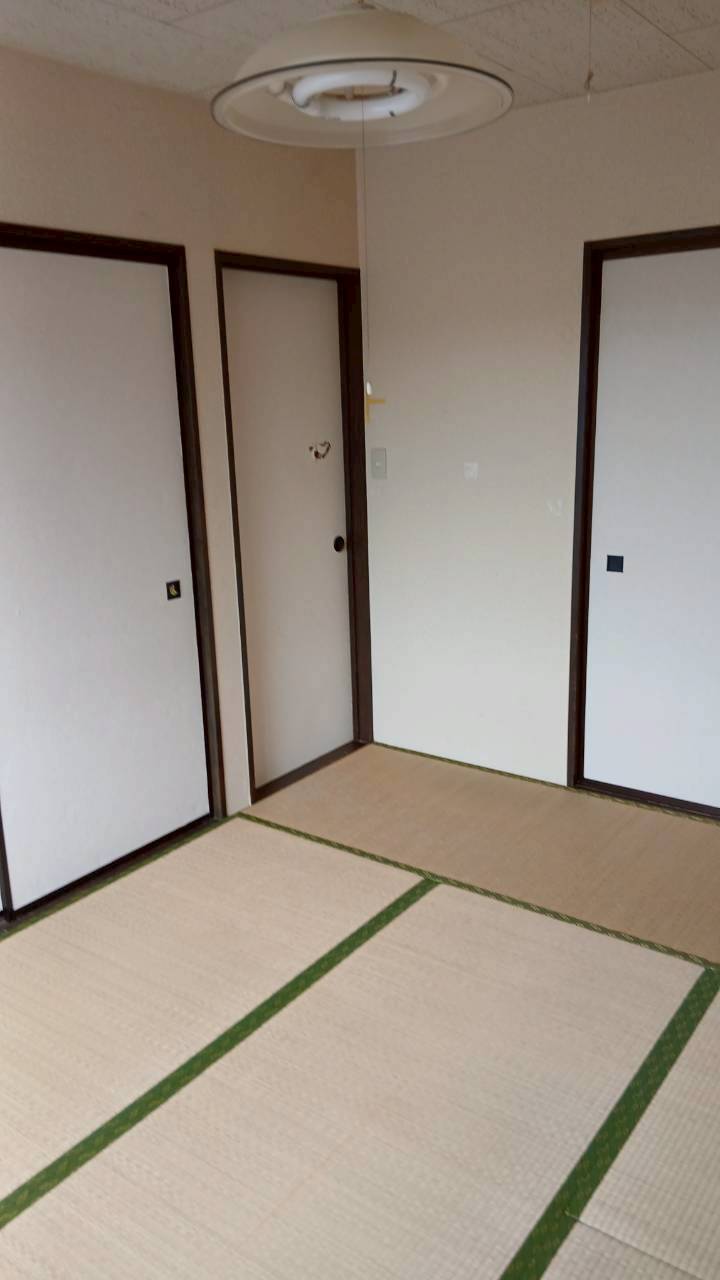 居室・リビング　和室ならではの温かな和の空間で寛ぎの時間を過ごせます