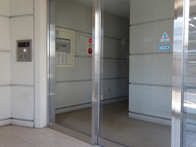 ロビー　オートロック