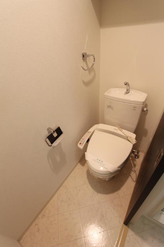 トイレ　同タイプ別部屋写真です。現況優先となります。