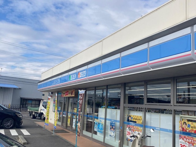 コンビニ　ローソン 小牧外堀一丁目店（コンビニ）まで588m