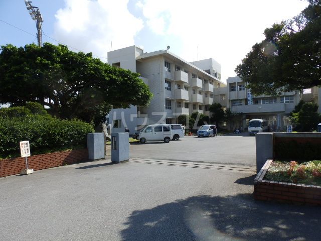 高校・高専　沖縄県立中部商業高等学校（高校・高専）まで506m