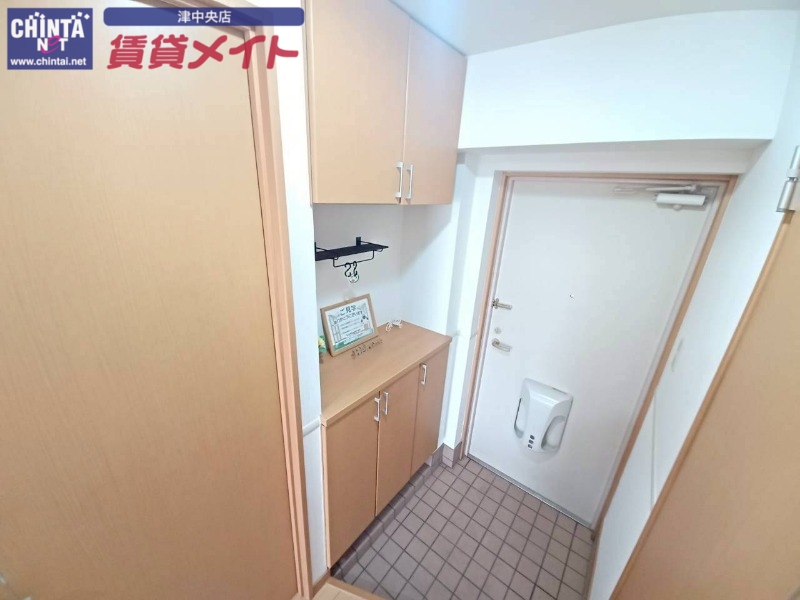 玄関　同物件別室画像