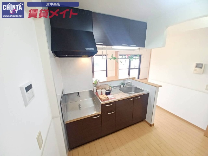 キッチン　同物件別室画像