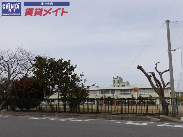 小学校　津市立芸濃小学校（小学校）まで1645m