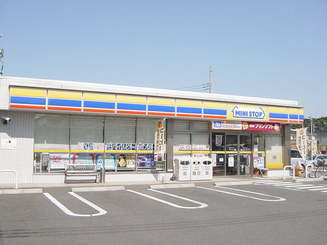 コンビニ　ミニストップ（コンビニ）まで500m