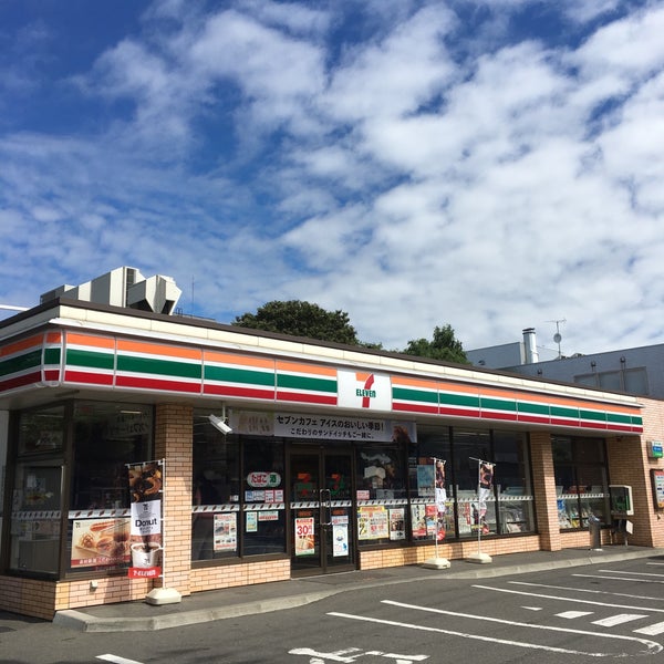 コンビニ　セブンイレブン東札幌5条店（コンビニ）まで269m