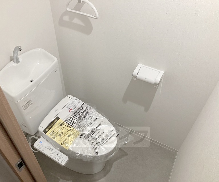 建物外観　・建築中