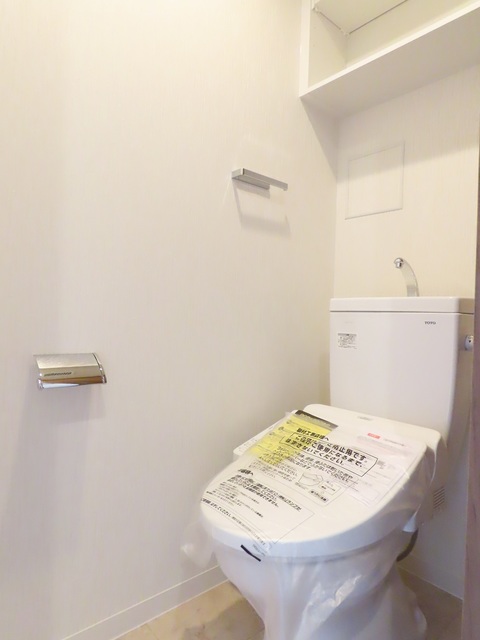 トイレ　※写真は同タイプ住戸です。