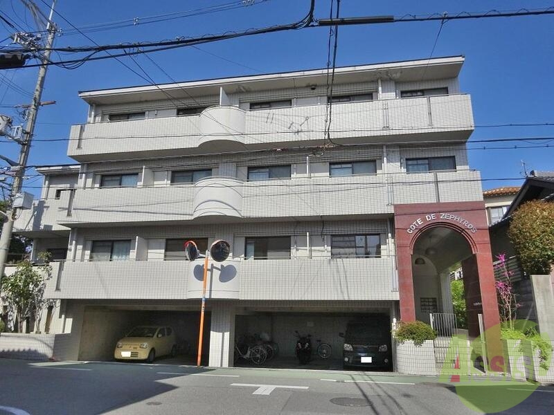 建物外観　豊中市玉井町「コート・ドゥ・ゼフィーロ」