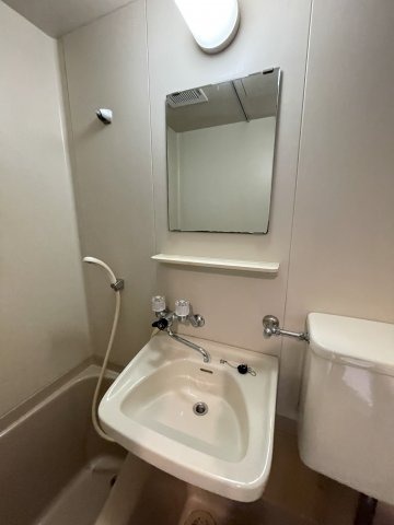 洗面設備　コンパクトで使いやすい洗面所