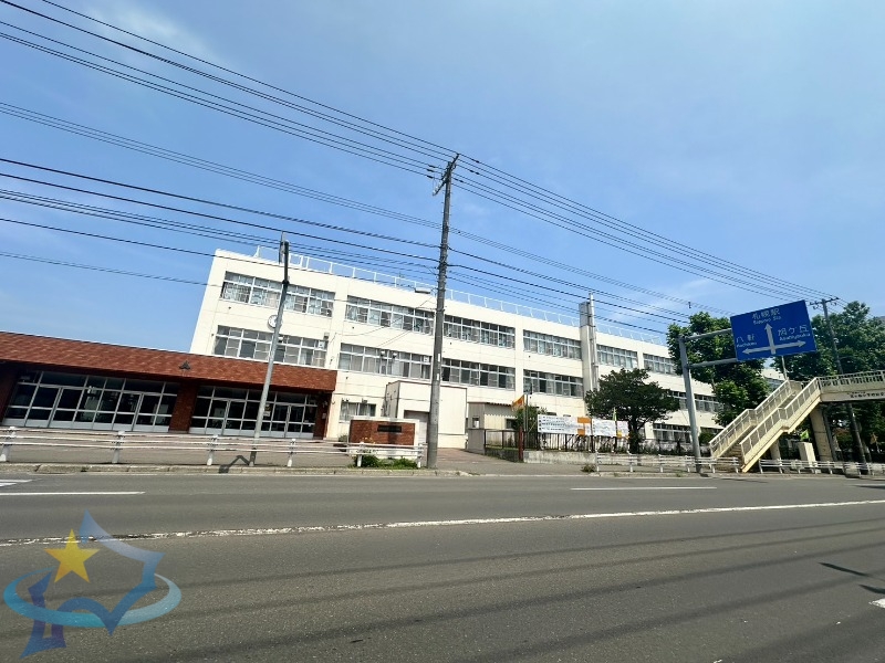 小学校　札幌市立宮の森小学校（小学校）まで958m