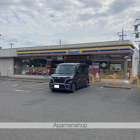 コンビニ　ミニストップ大津石山３丁目店（コンビニ）まで515m