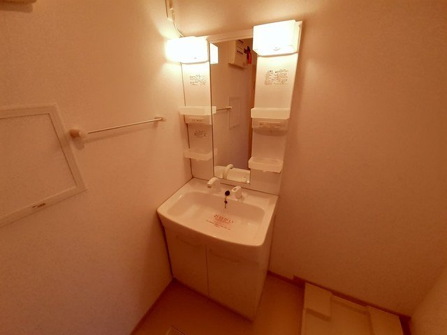 洗面設備　使いやすい洗面所です