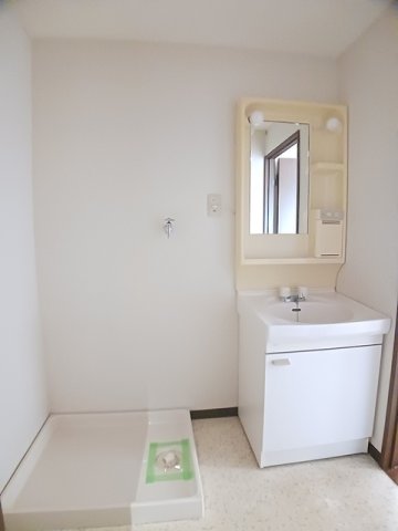 洗面設備　コンパクトで使いやすい洗面所