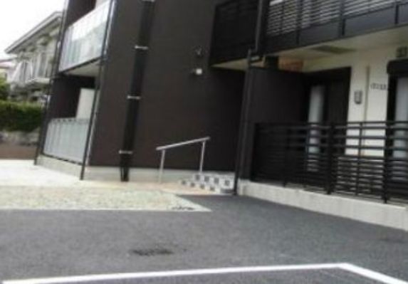 エントランス　レオネクスト亜土