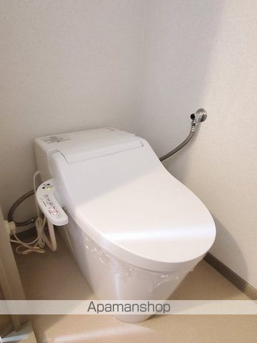 ＪＲ東海道本線 浜松駅 バス乗車時間：20分 最寄りバス停で下車 徒歩2分 3階建 築45年のトイレ写真