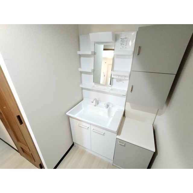 洗面設備　※別間取りの写真です