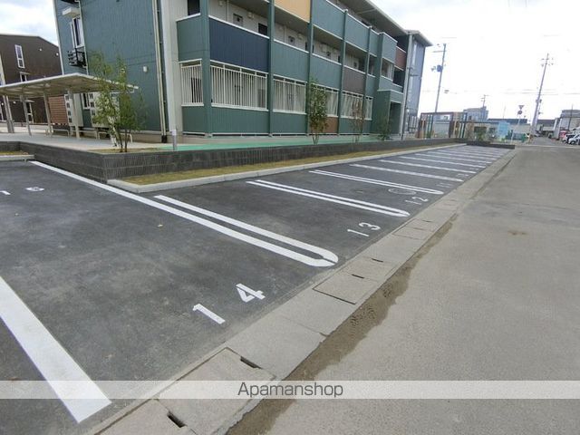 駐車場　駐車場