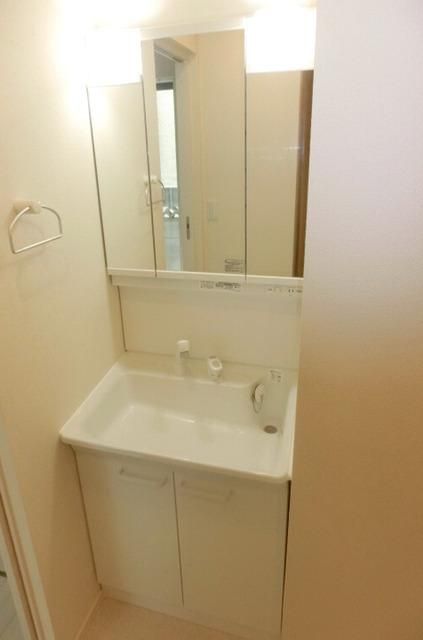 洗面設備　綺麗な独立洗面所