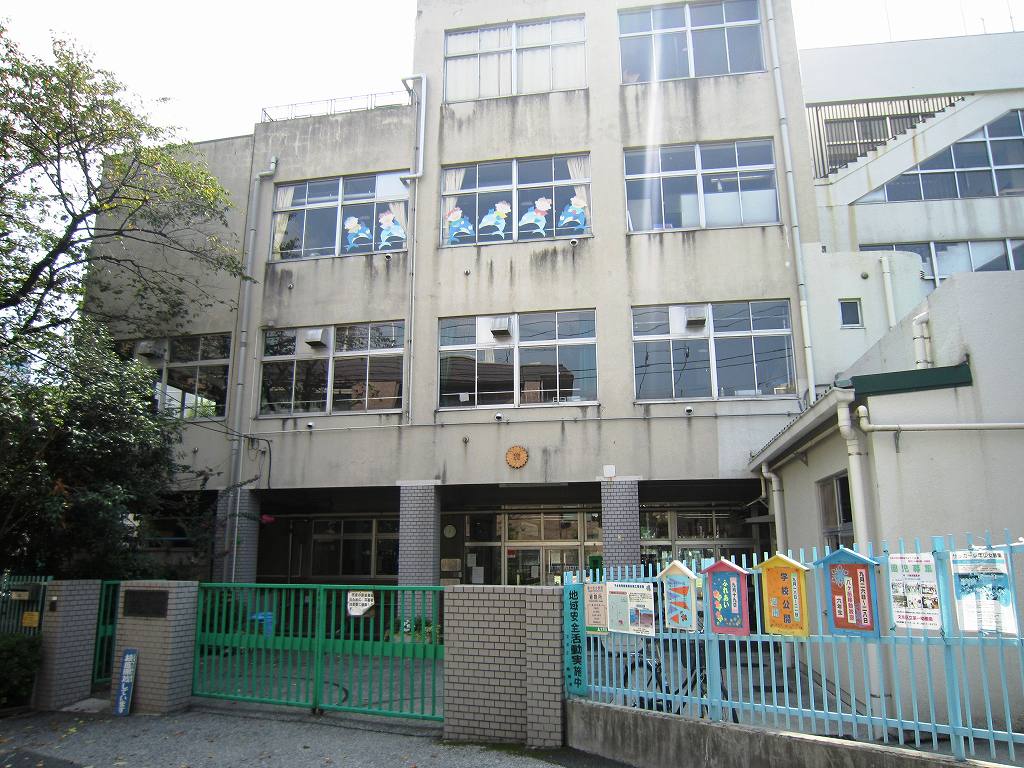 小学校　文京区立指ヶ谷小学校（小学校）まで354m