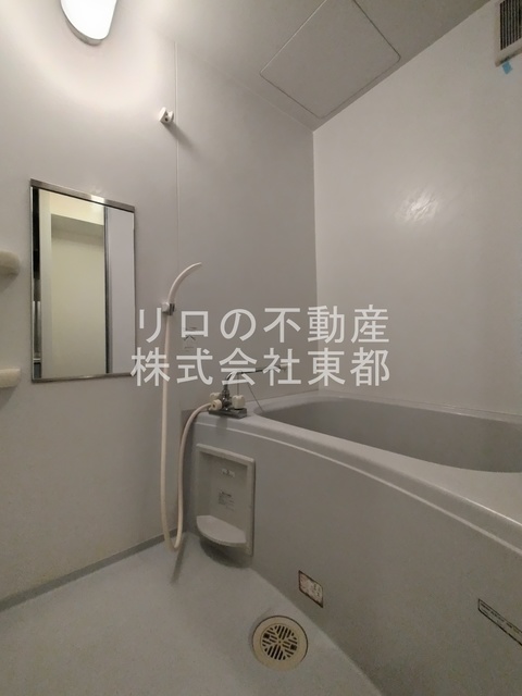 バス・シャワールーム　バスルームは浴槽付なので、ゆったり湯船につかれますね♪