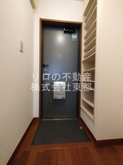 玄関　下駄箱がついているので、片付いた玄関をキープできます！