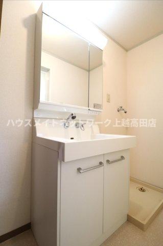 洗面設備　洗髪洗面化粧台（参考205号室反転室内写真）