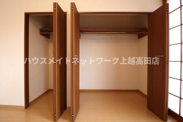 収納　クローゼット（参考205号室反転室内写真）