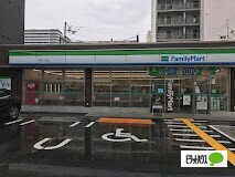 コンビニ　ファミリーマート新町二丁目店（コンビニ）まで129m