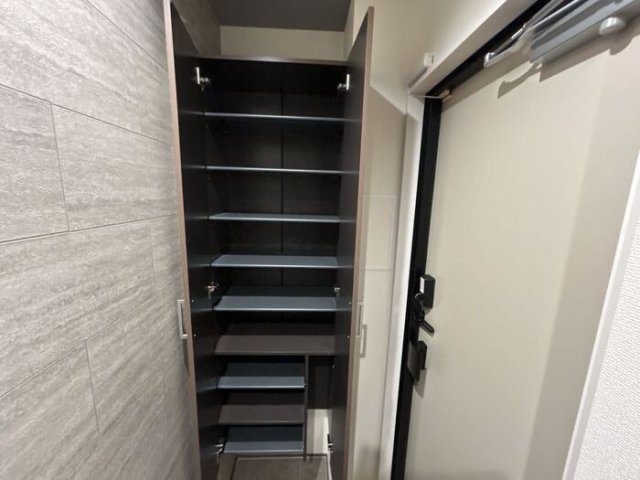 玄関　※別室の参考写真の為、現況優先です。