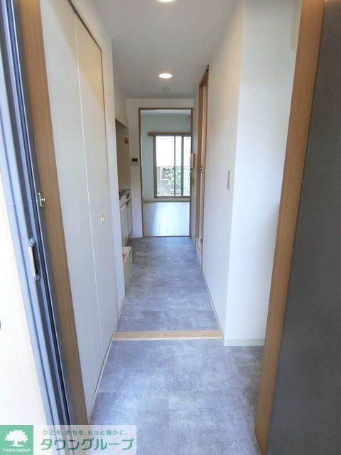 玄関　Sタイプ2020年8月撮影 同タイプA215号室の写真です。
