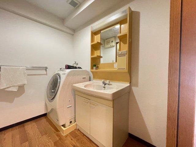 洗面設備　※家具等は配置イメージとなります。（設備ではございません。）