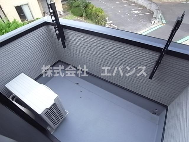 バルコニー　開放的で明るい空間を演出してくれるバルコニーです