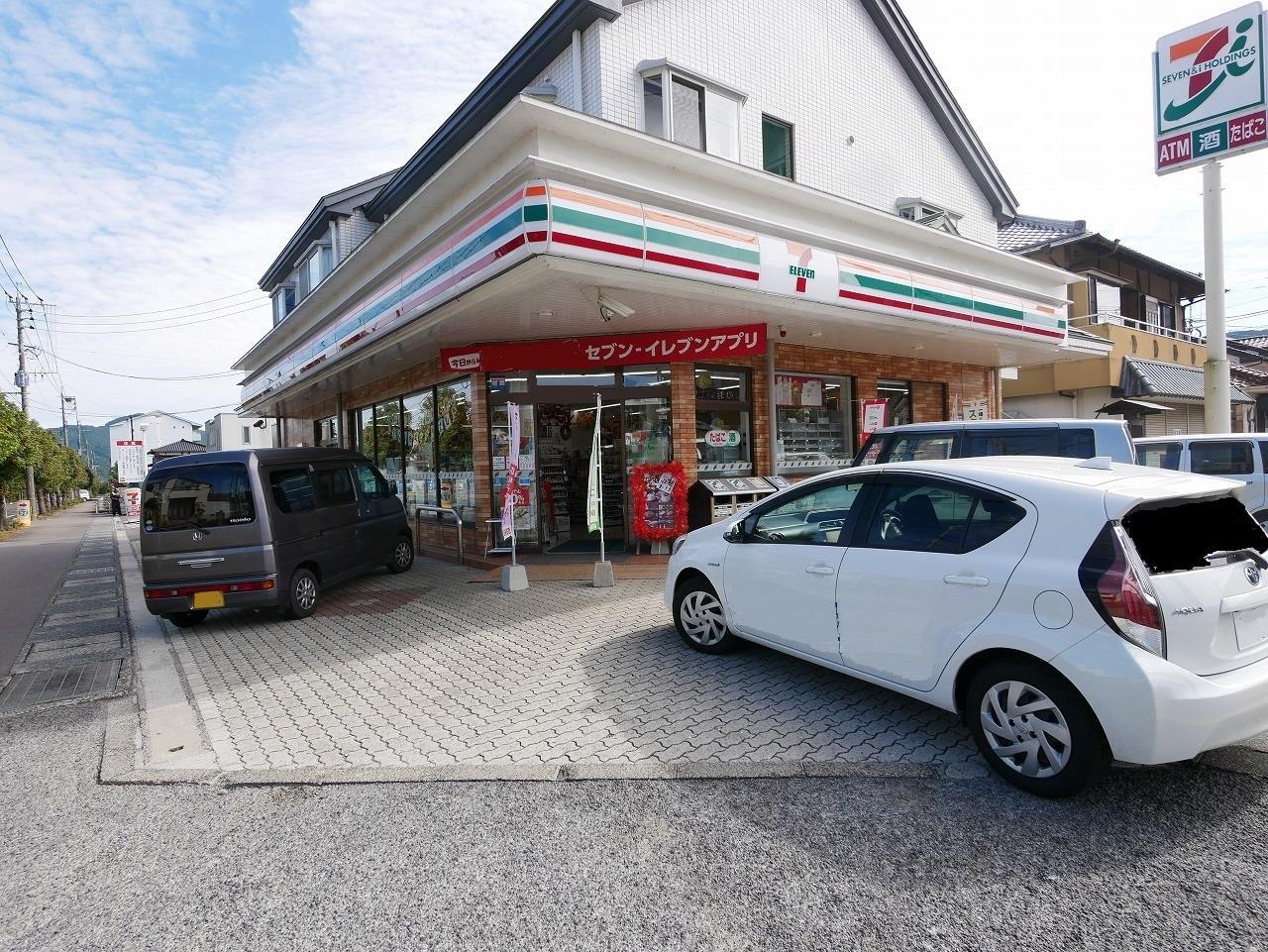 コンビニ　セブンイレブン佐賀嬉野みゆき通り店（コンビニ）まで321m