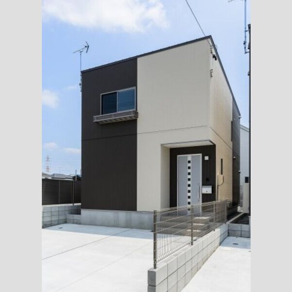 建物外観　同種同タイプ物件の外観です。色など異なる場合は現状優先となり