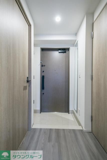 玄関　※写真は同タイプ住戸です。