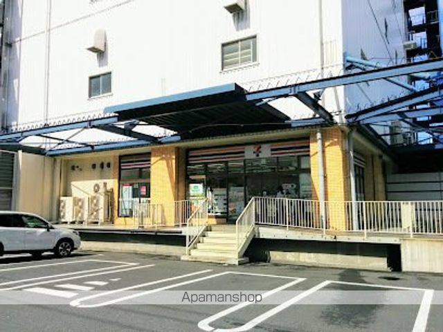 コンビニ　セブン－イレブン江東辰巳３丁目店（コンビニ）まで683m