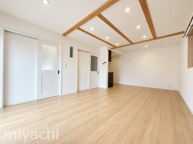 ＪＲ高徳線 徳島駅 徒歩70分 2階建 築8年の居間写真