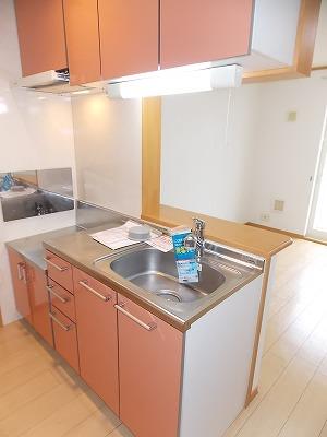 ＪＲ日豊本線 国分駅 バス乗車時間：9分 最寄りバス停で下車 徒歩6分 2階建 築21年のキッチン写真