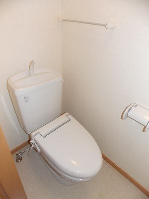 ＪＲ日豊本線 国分駅 バス乗車時間：9分 最寄りバス停で下車 徒歩6分 2階建 築21年のトイレ写真