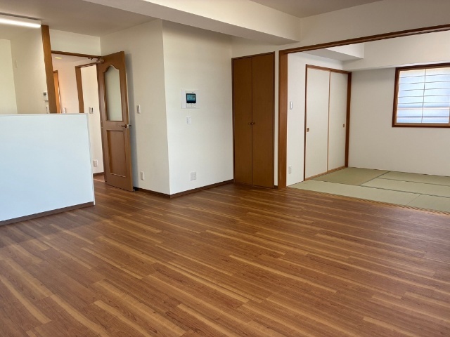 上越新幹線 新潟駅 徒歩6分 14階建 築23年の居間写真