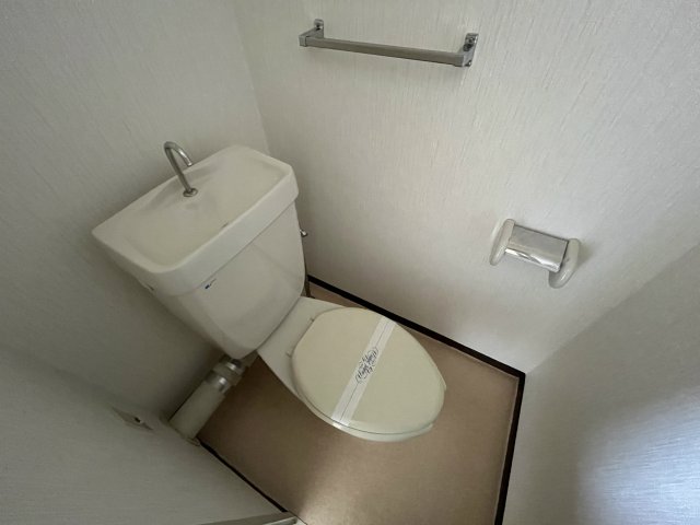 トイレ　別号室・同間取り写真です。トイレ