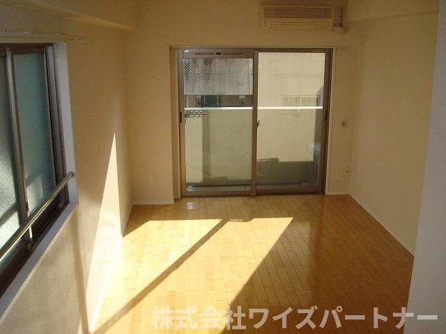 西鉄天神大牟田線 西鉄福岡駅 徒歩7分 11階建 築25年の居間写真