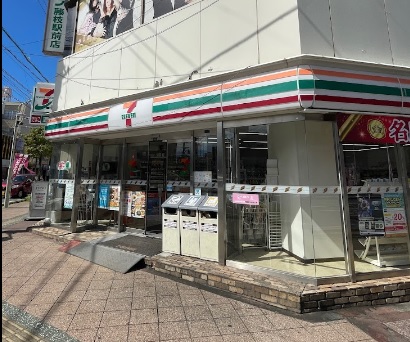 コンビニ　セブン-イレブン 藤枝駅前店（コンビニ）まで354m